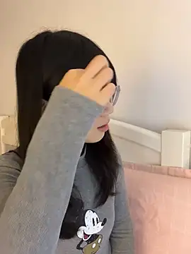 Ella-A9 online show from 10.18.25