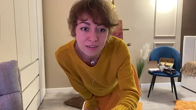 Snapshot of daniellia_ chatting on 10.31.25 daniellia online show from 10.31.25