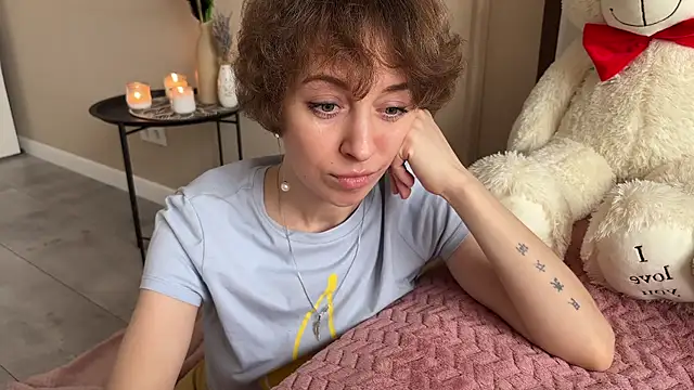 Snapshot of daniellia_ chatting on 11.09.25 daniellia online show from 11.09.25