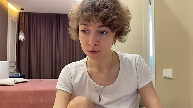 Snapshot of daniellia_ chatting on 11.22.25 daniellia online show from 11.22.25