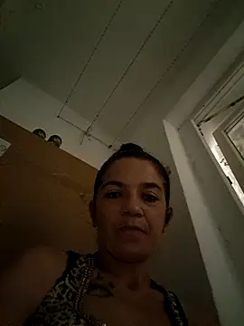 Snapshot of alinaalinutzq chatting on 09.23.25 alinaalinutzq online show from 09.23.25