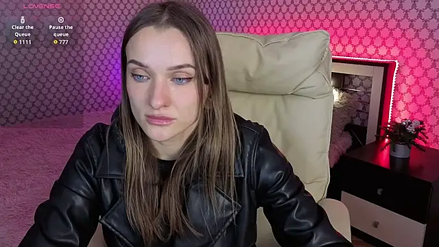 EmmySkyy online show from 09.28.25