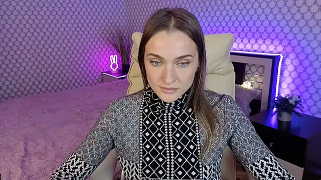 EmmySkyy online show from 10.11.25
