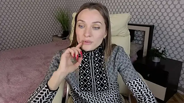 EmmySkyy online show from 10.12.25