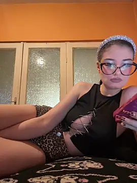 Larra69 online show from 02.18.26