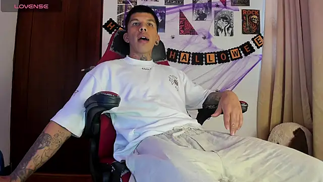 Savajelust online show from 10.19.25