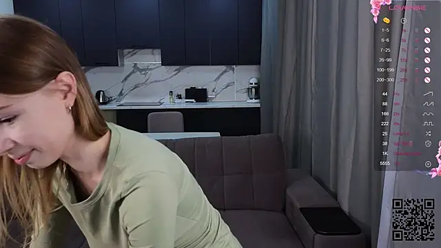 Snapshot of Sara_kaya chatting on 11.20.25 Sara kaya online show from 11.20.25