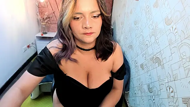 Kiara Cruz   online show from 04.10.26