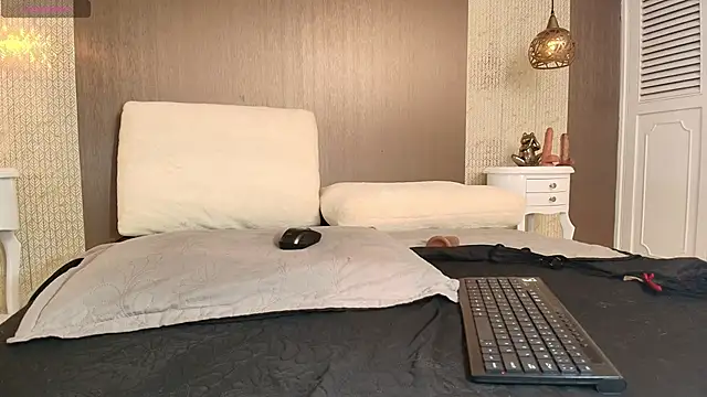 Tiifany Baker online show from 11.30.25