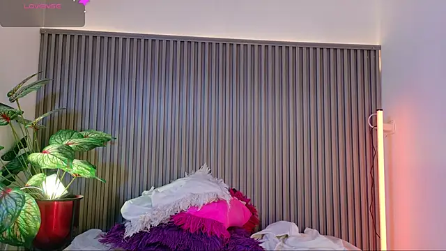 Celeste Presstigge online show from 09.10.25