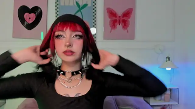 Zoe Lynch  online show from 04.16.26