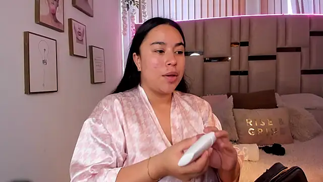 Snapshot of Zoey_thompson chatting on 02.13.26 Zoey thompson online show from 02.13.26