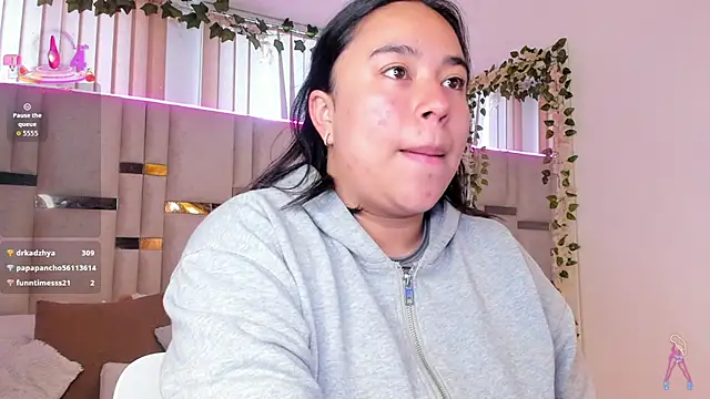 Snapshot of Zoey_thompson chatting on 02.16.26 Zoey thompson online show from 02.16.26