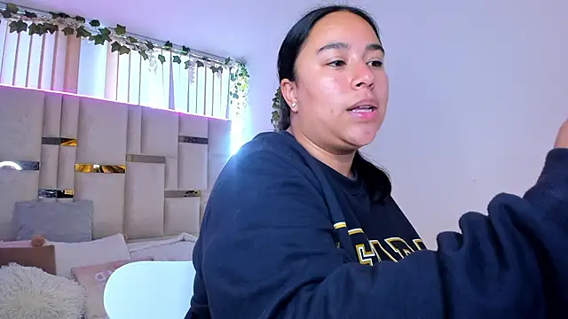 Snapshot of Zoey_thompson chatting on 02.25.26 Zoey thompson online show from 02.25.26