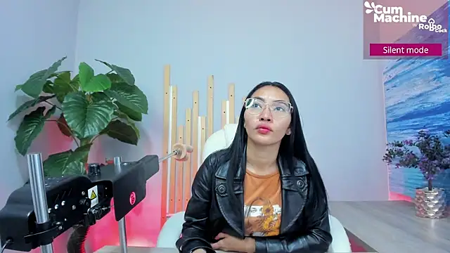 lucyy liiuu online show from 09.18.25