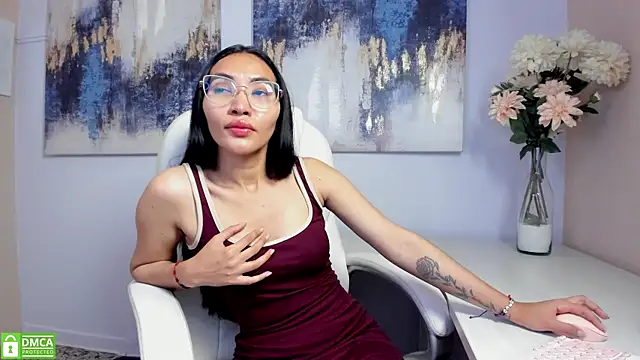 lucyy liiuu online show from 11.13.25