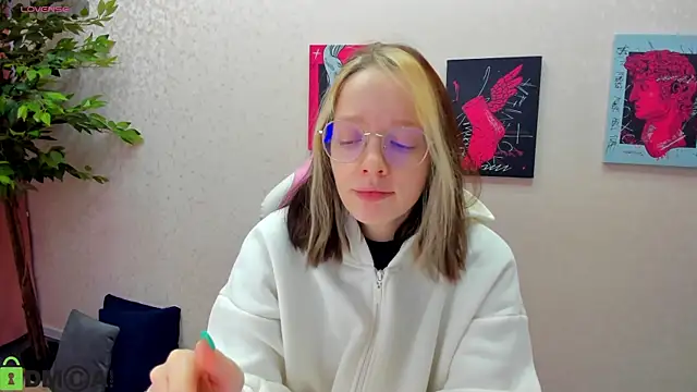 R0cket bunny online show from 12.14.25