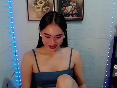 Snapshot of lovelysassy chatting on 11.02.25 lovelysassy online show from 11.02.25