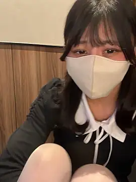 Snapshot of 0p-saki-p0 chatting on 10.31.25 0p-saki-p0 online show from 10.31.25