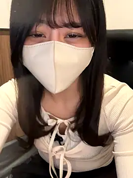 Snapshot of 0p-saki-p0 chatting on 11.15.25 0p-saki-p0 online show from 11.15.25