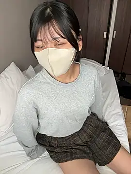 Snapshot of 0p-saki-p0 chatting on 12.17.25 0p-saki-p0 online show from 12.17.25