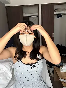 Snapshot of 0p-saki-p0 chatting on 12.18.25 0p-saki-p0 online show from 12.18.25