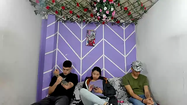 lau and boys18 online show from 11.22.25