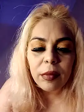 izauri2025 online show from 10.18.25