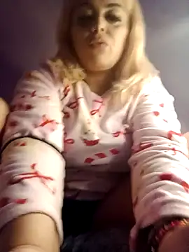 izauri2025 online show from 10.29.25