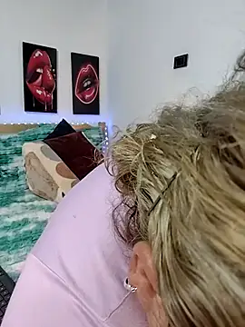 Snapshot of AlexxiaaMat chatting on 02.17.26 AlexxiaaMat online show from 02.17.26