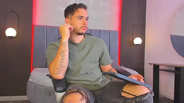 Liam walk  online show from 04.13.26