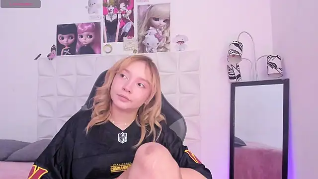 JuliethMoss online show from 11.14.25