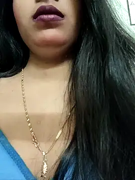 Snapshot of Maahhii_2 chatting on 09.20.25 Maahhii 2 online show from 09.20.25