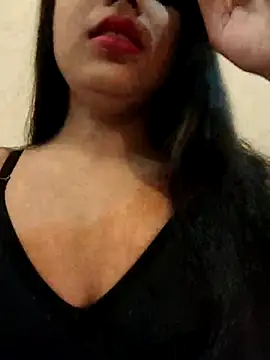 Snapshot of Maahhii_2 chatting on 10.18.25 Maahhii 2 online show from 10.18.25