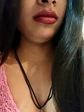 Snapshot of Maahhii_2 chatting on 10.23.25 Maahhii 2 online show from 10.23.25