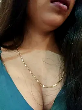 Snapshot of Maahhii_2 chatting on 11.01.25 Maahhii 2 online show from 11.01.25