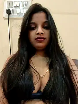 Snapshot of Maahhii_2 chatting on 11.08.25 Maahhii 2 online show from 11.08.25