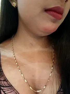 Snapshot of Maahhii_2 chatting on 11.13.25 Maahhii 2 online show from 11.13.25