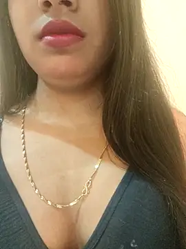 Snapshot of Maahhii_2 chatting on 11.14.25 Maahhii 2 online show from 11.14.25