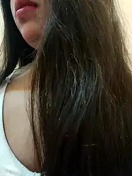 Snapshot of Maahhii_2 chatting on 11.22.25 Maahhii 2 online show from 11.22.25