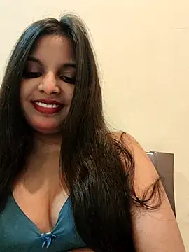 Snapshot of Maahhii_2 chatting on 11.27.25 Maahhii 2 online show from 11.27.25