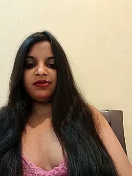 Snapshot of Maahhii_2 chatting on 11.28.25 Maahhii 2 online show from 11.28.25