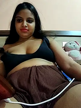 Maahhii 2 online show from 04.17.26