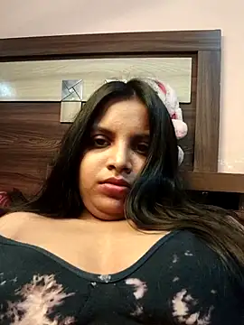 Maahhii 2 online show from 05.15.26
