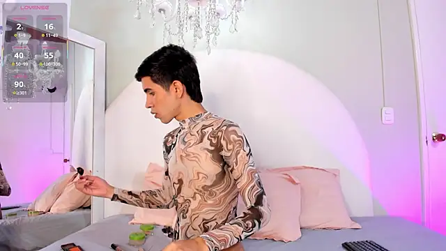 Snapshot of JoshuaSanzz chatting on 11.21.25 JoshuaSanzz online show from 11.21.25