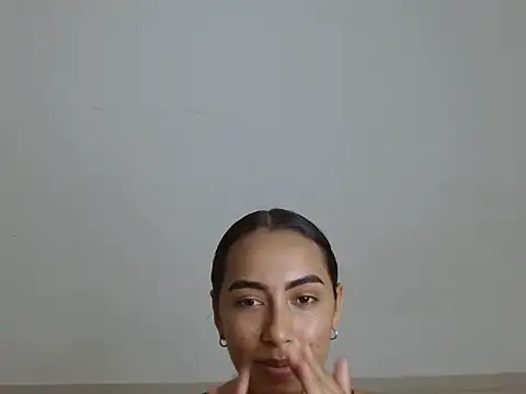 KatyCoupleHot online show from 11.05.25