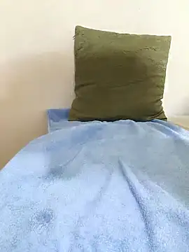 Snapshot of PussyLover880099 chatting on 09.13.25 PussyLover880099 online show from 09.13.25