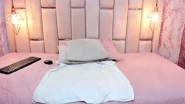 ALYANNA HOT  online show from 09.09.25