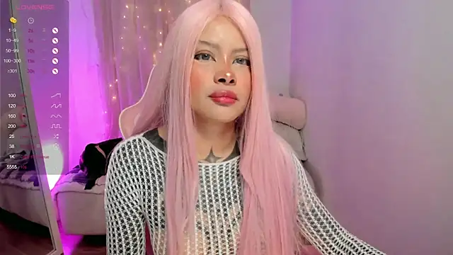 Snapshot of AlinaLukyanova chatting on 12.22.25 AlinaLukyanova online show from 12.22.25