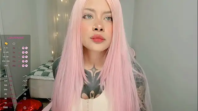 Snapshot of AlinaLukyanova chatting on 02.14.26 AlinaLukyanova online show from 02.14.26